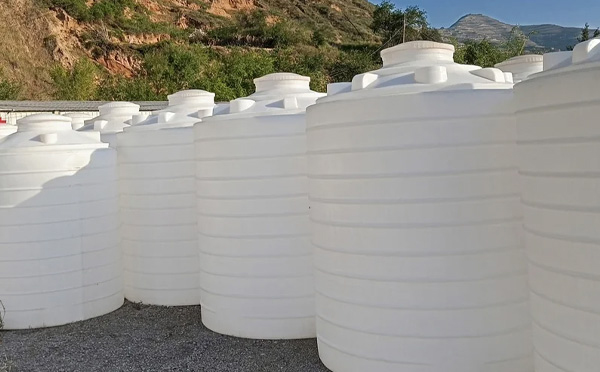 化工液体储存注意事项——选对PE成县塑料桶避免安全隐患
